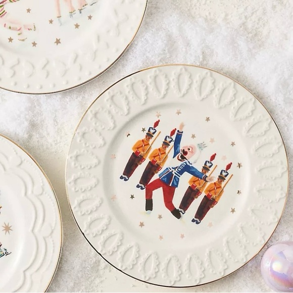 ❤️ New York City Ballet x Anthropologie Dessert Plate - Festive Toy Soldiers - Picture 3 of 6